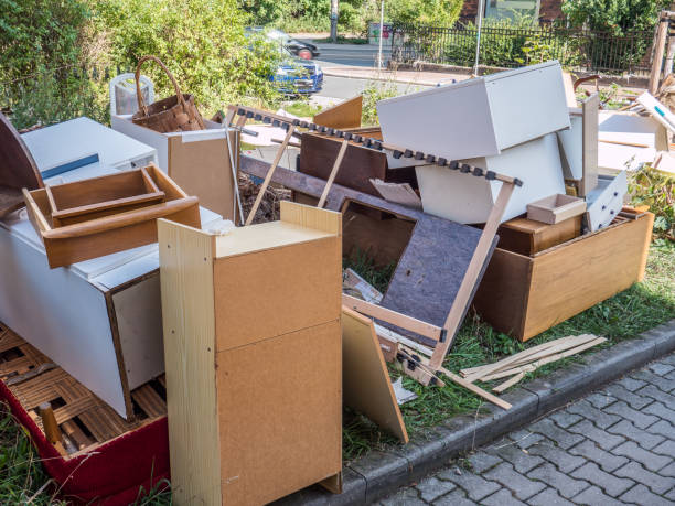 Best Garage Cleanout Services  in Alma, MI