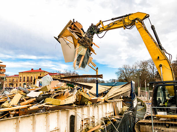 Best Construction Debris Removal  in Alma, MI